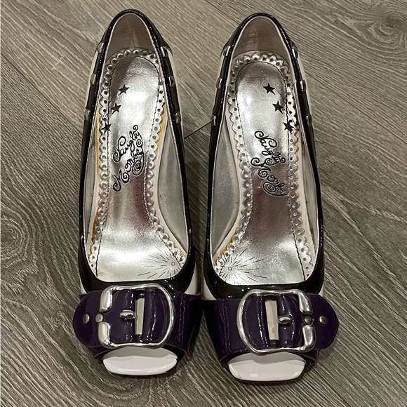 [NAUGHTY MONKEY] Y2K style Punk Chic Heels - Picture 3 of 4